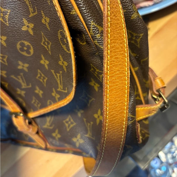 Louis Vuitton Monogram Saumur 35 - Picture 7 of 11